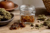 Cómo conservar el hash CBD para que no se seque: temperatura, humedad, recipientes y trucos para mantener su textura