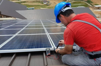 Cuánto puede ahorrar un local comercial con la instalación de paneles solares