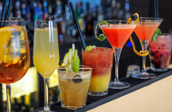 7 cócteles con bebidas energéticas para darle chispa a la noche