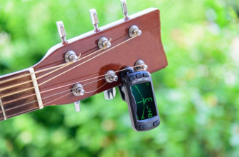 Los 7 mejores afinadores de guitarra